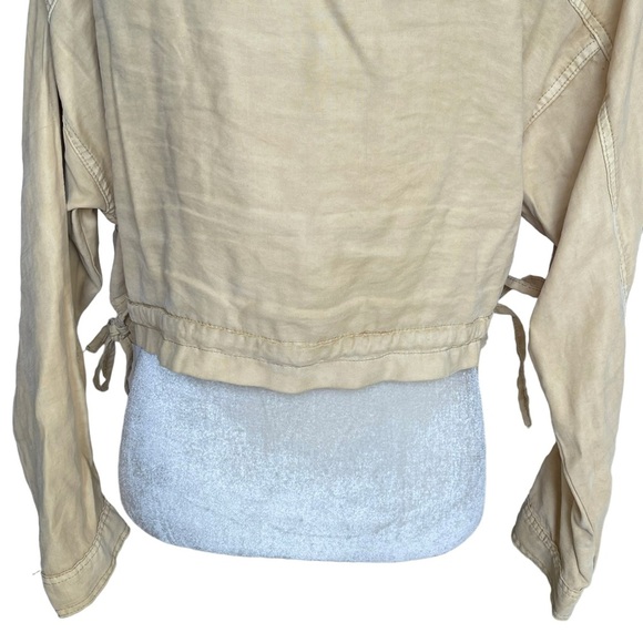 Forever 21 Cropped Drawstring Twill Jacket Size M Button Front Light Yellow - Picture 9 of 11